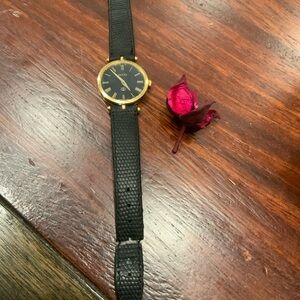 Vintage Unisex GUCCI Sherry Line Black Dial Gold Quarts Round! Needs new battery